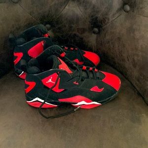 Like new Boys Jordan’s size 5 1/2